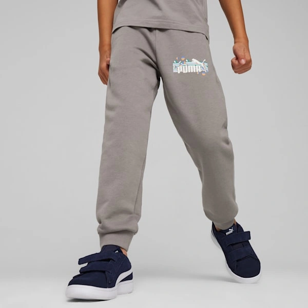 ¡PUMA Summer Camp: Pantalones para peques geniales! Diversión y estilo asegurados. ¡A jugar!